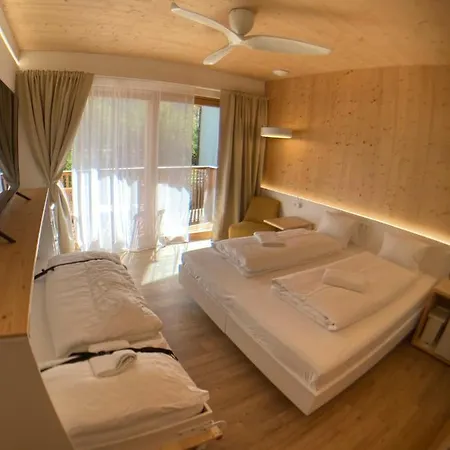 Seehotel Am Hallstaettersee Modern Szálloda Obertraun