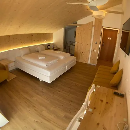 Seehotel Am Hallstaettersee Modern