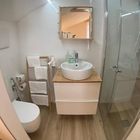 Seehotel Am Hallstaettersee Modern With Ac Obertraun