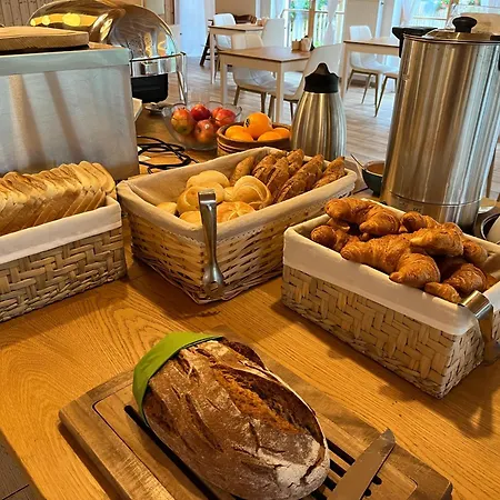 Seehotel Am Hallstaettersee Modern オーバートラウン